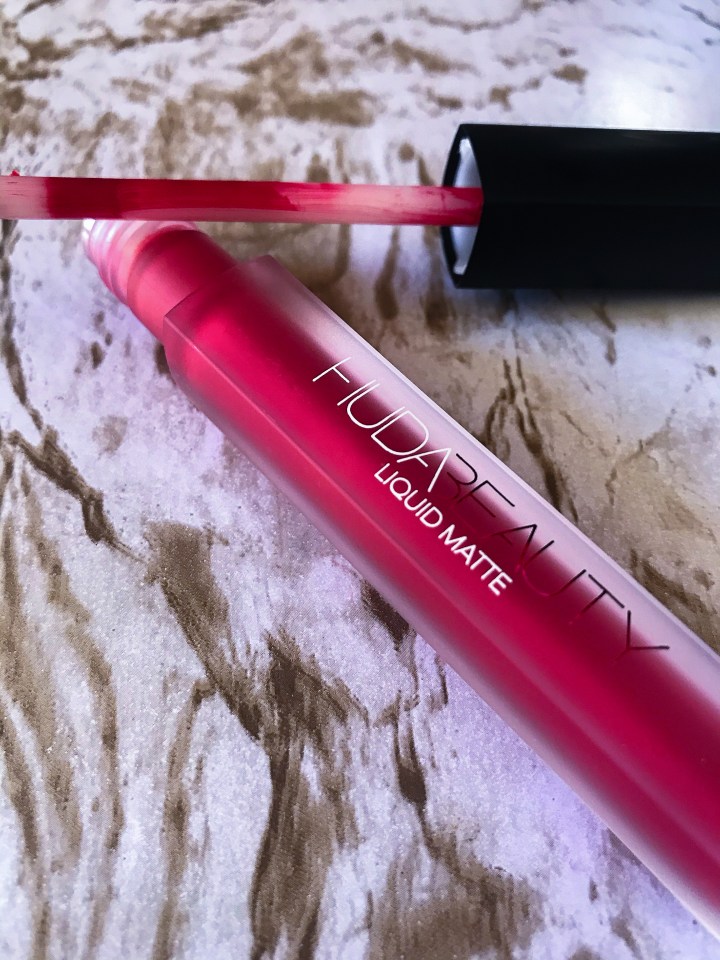 HUDA BEAUTY ÇA EN VAUT LA PEINE ?! / IS HUDA BEAUTY WORTH IT ?!