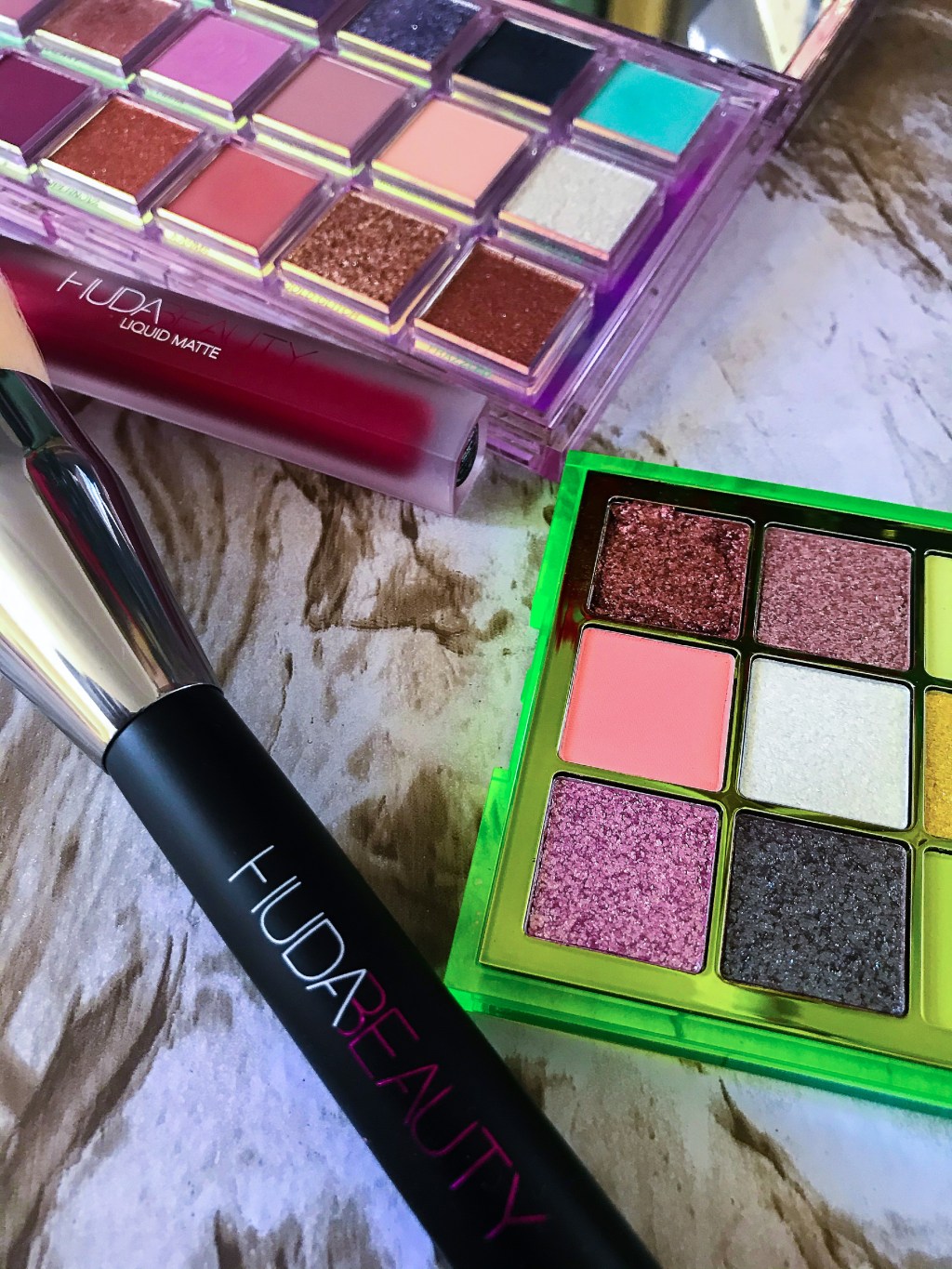 HUDA BEAUTY ÇA EN VAUT LA PEINE ?! / IS HUDA BEAUTY WORTH IT&nbsp;?!
